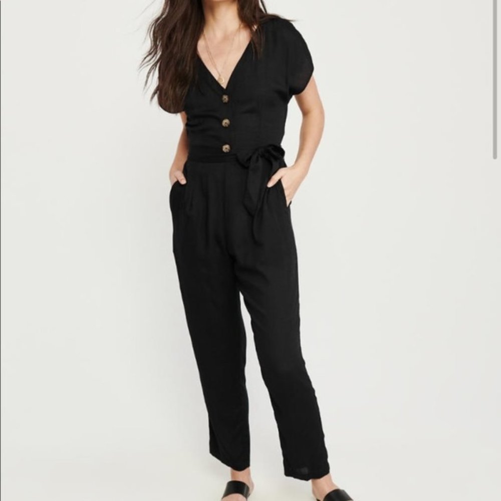 Abercrombie & Fitch Black Jumpsuit w/ pockets